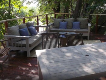 sindabezi island camp