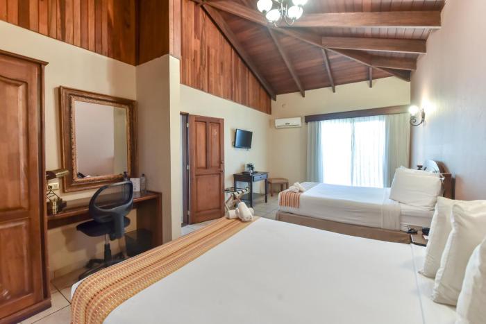 la riviera hotel bandb