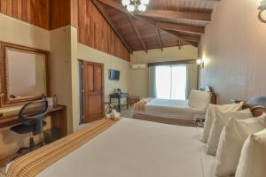 la riviera hotel bandb