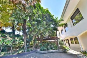 la riviera hotel bandb