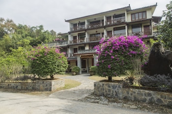 Snow Lion Riverside Resort,Yangshuo>>Guilin,4 star