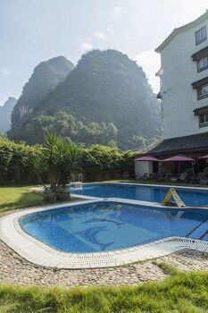 snow lion riverside resort