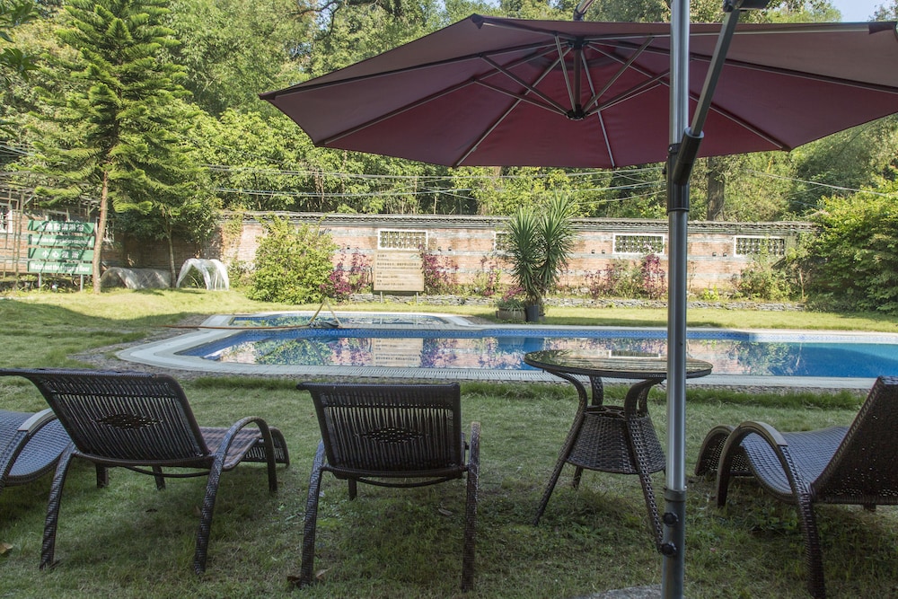 snow lion riverside resort