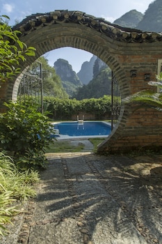 Snow Lion Riverside Resort,Yangshuo>>Guilin,4 star