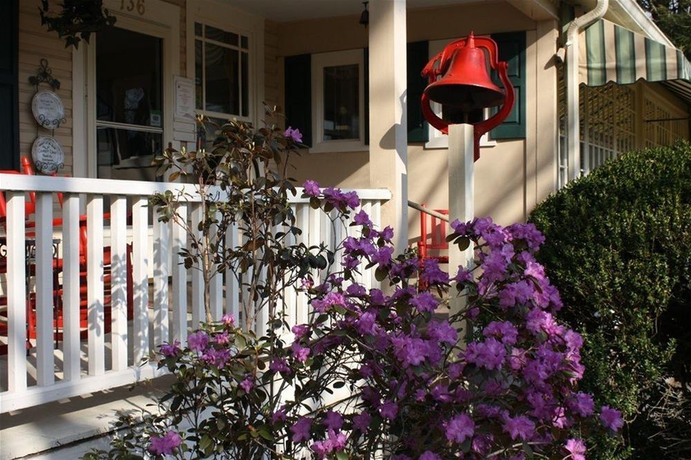 Red Rocker Inn,Black Mountain>>Asheville,4 star