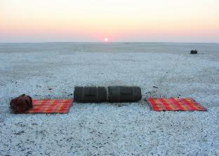 Meno A Kwena,Morematao>>Makgadikgadi Pans National Park,3 star