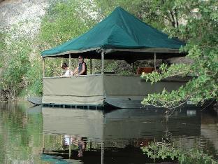 Meno A Kwena,Morematao>>Makgadikgadi Pans National Park,3 star