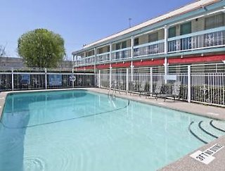 Travelodge By Wyndham North Richland Hills/Dallas/Ft Worth,North Richland Hills>>Fort Worth,2 star