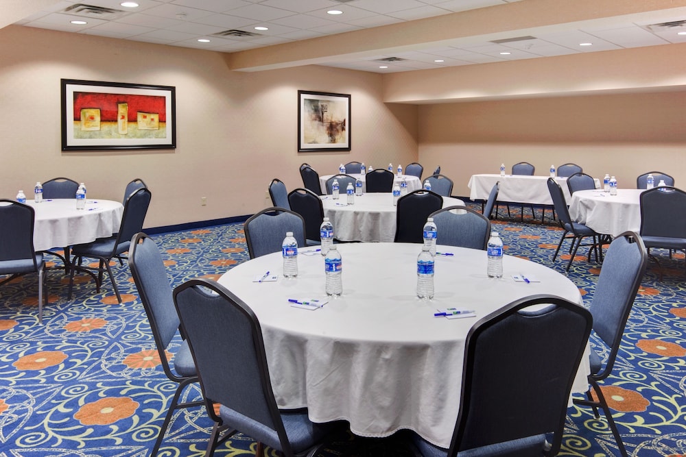 holiday inn express hotel and suites detroit novi by ihg