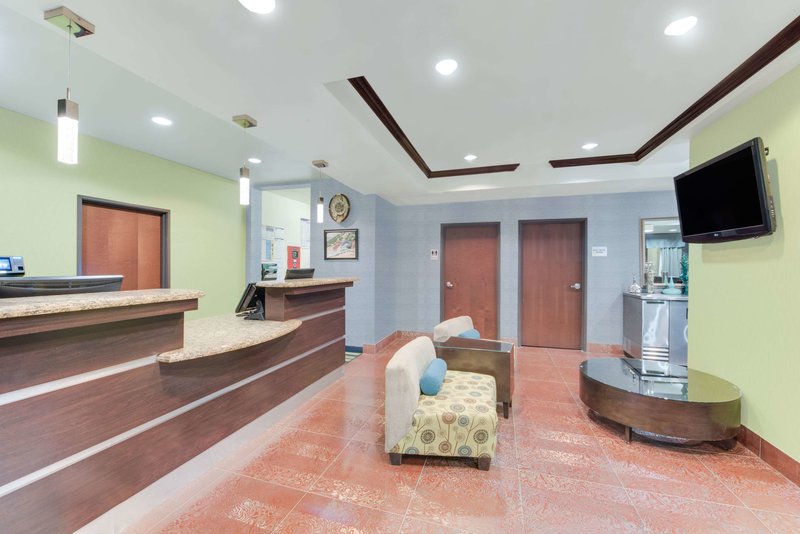 super 8 by wyndham cotulla tx
