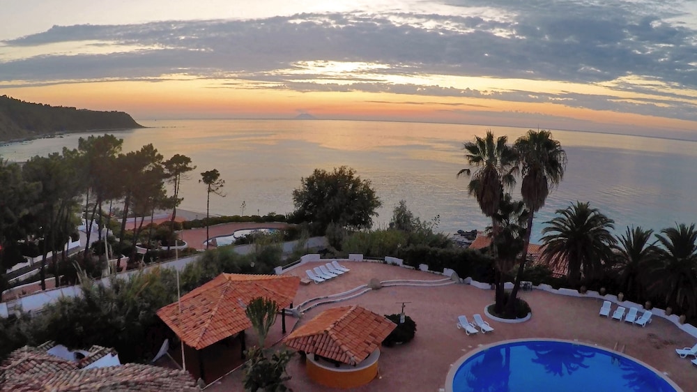 baia paraelios resort