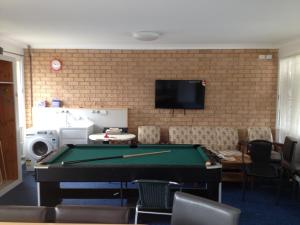 palms oasis motel