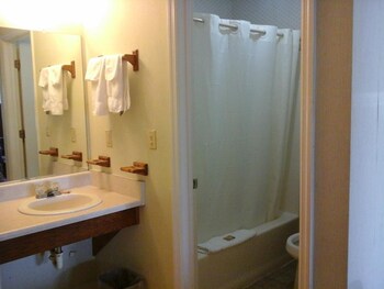Royal Inn,Klondike>>Cochran,2 star