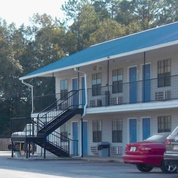 Royal Inn,Klondike>>Cochran,2 star