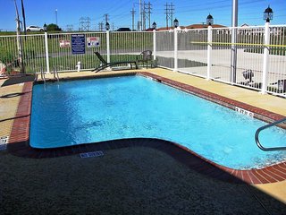 Rodeway Inn & Suites Port Arthur - Groves,Jefferson County>>Beaumont,2 star
