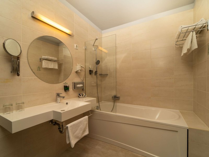 mercure szekesfehervar magyar kiraly