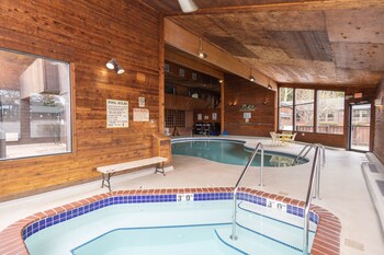 Cedar Motor Inn,,2 star