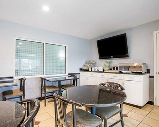 quality inn and suites north polaris
