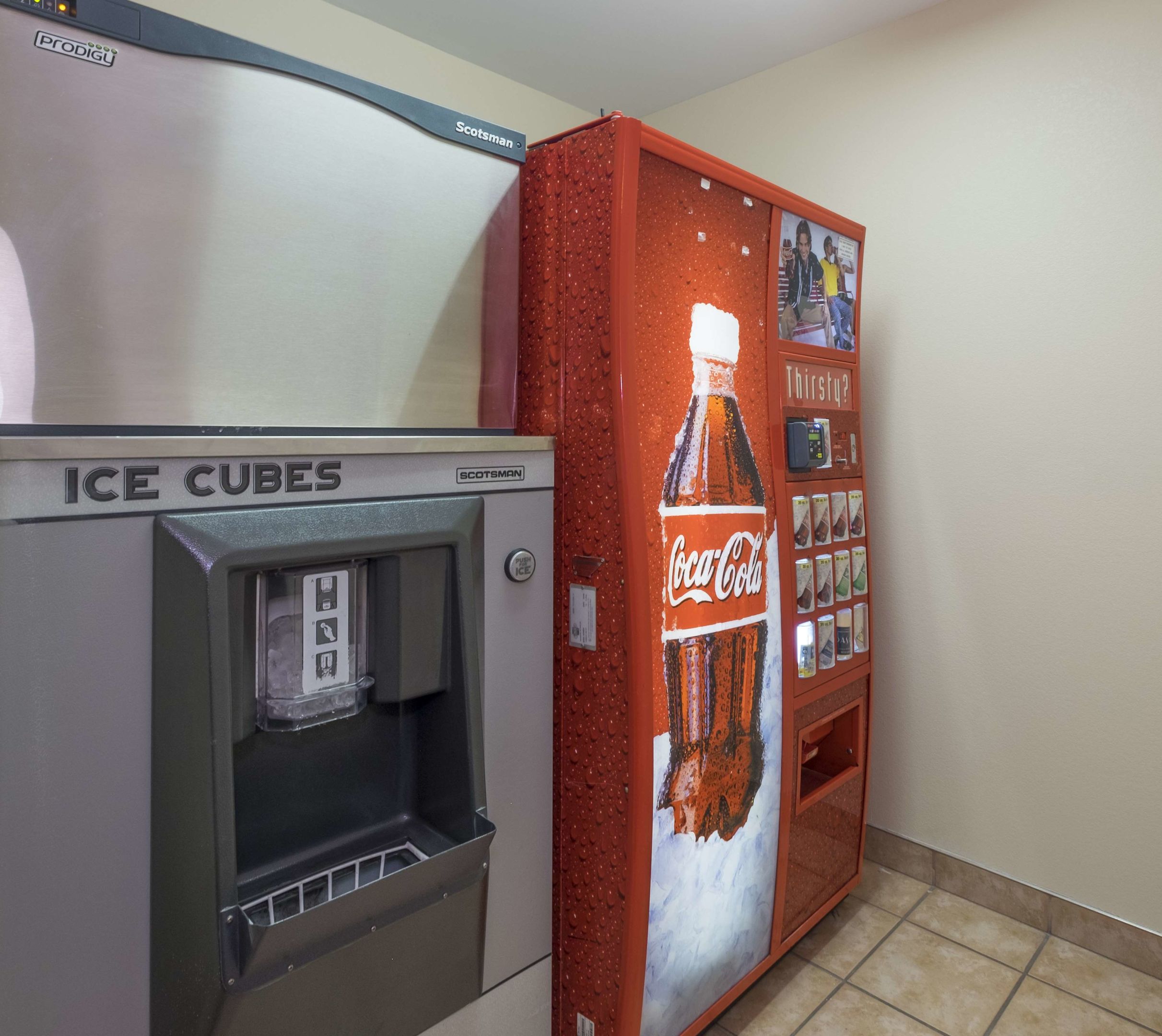 red roof inn plus columbus downtown convention center