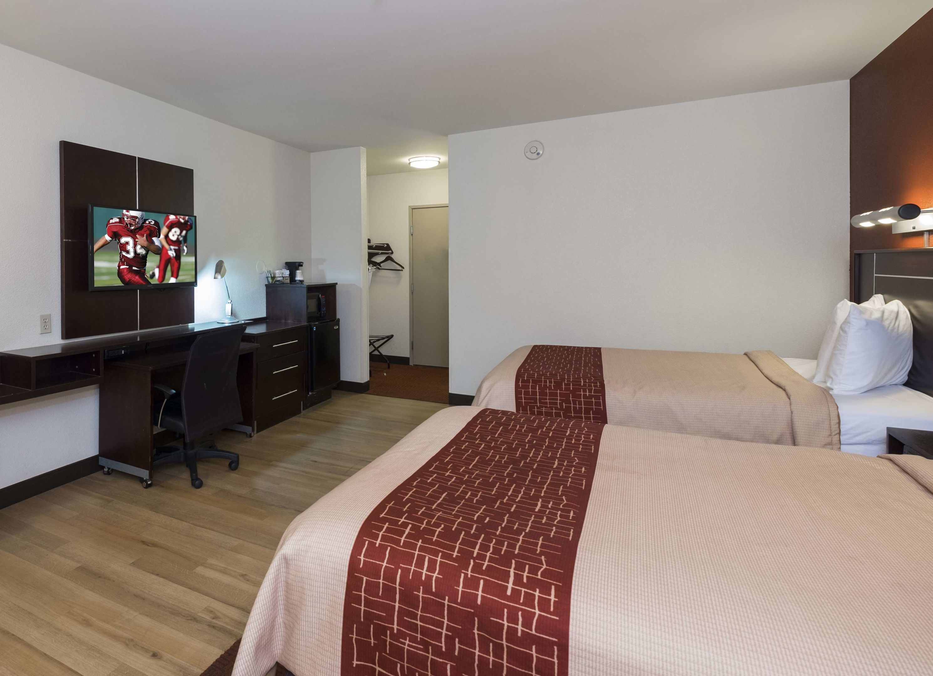 red roof inn plus columbus downtown convention center