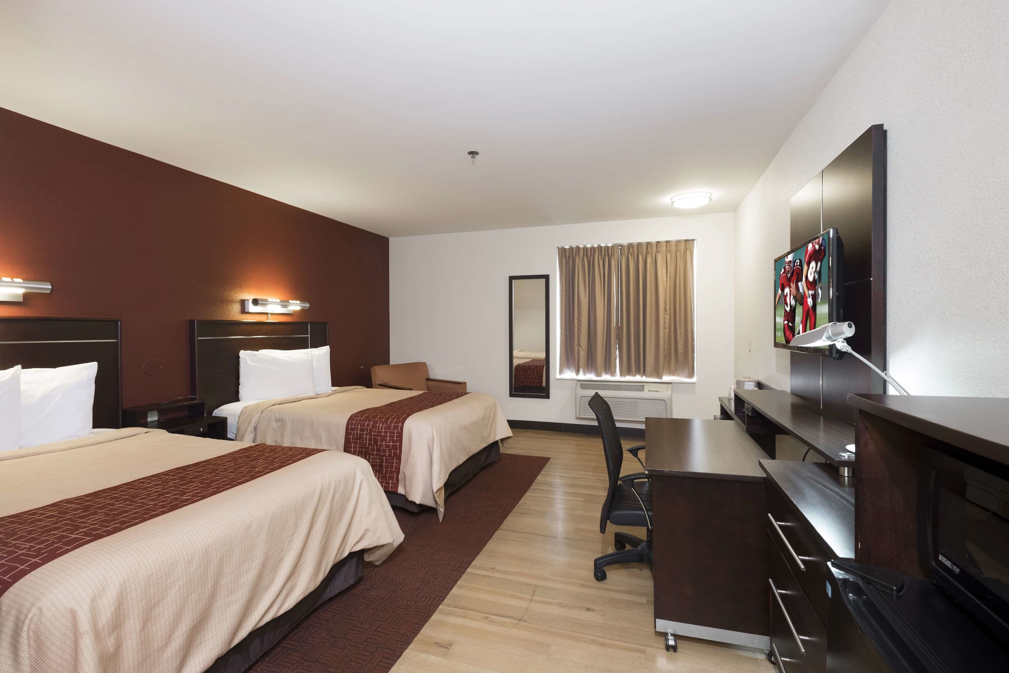 red roof inn plus columbus downtown convention center