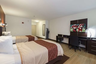 red roof inn plus columbus downtown convention center