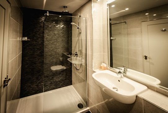 isaacs hotel cork city