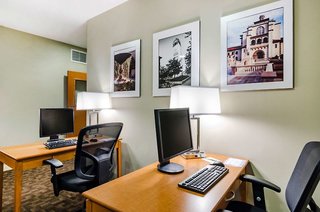 Unity Hotel And Conference Ctr, Ascend Hotel Collection,In Lee's Summit,3 star