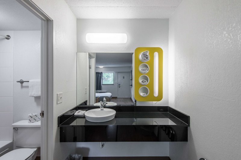 motel 6 overland park ks