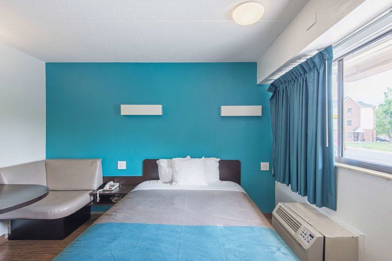 motel 6 overland park ks