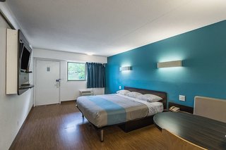 motel 6 overland park ks