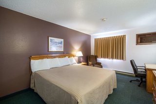 Rodeway Inn Gateway To Medora T-Roosevelt & Makoshika State Park,Glasgow>>Beach,3 star