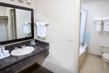 clarion inn surfrider resort