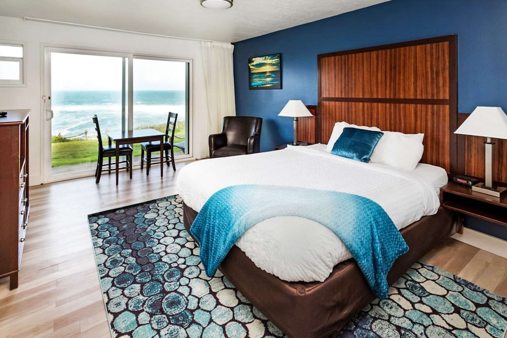 clarion inn surfrider resort