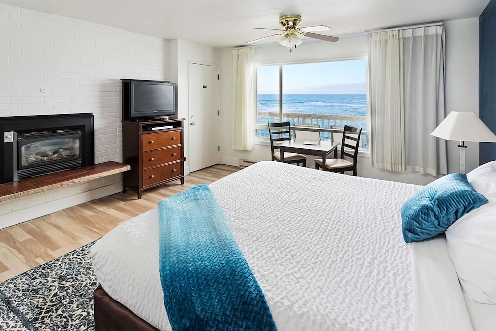 clarion inn surfrider resort