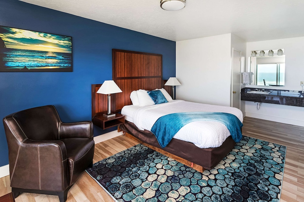 clarion inn surfrider resort