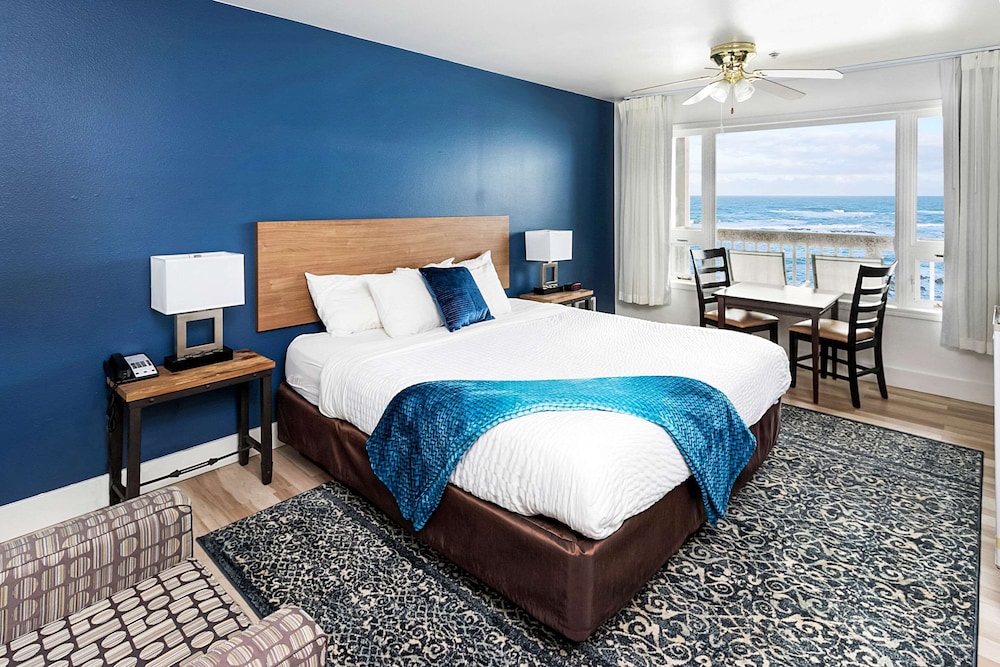 clarion inn surfrider resort