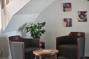 Hotel-Restaurant Les Oliviers,Cliousclat>>Bourg-Les-Valence,3 star