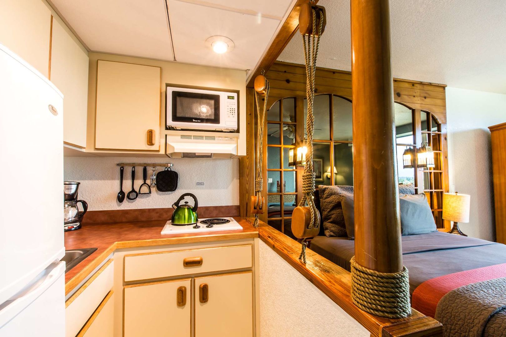 georgian inn beach club