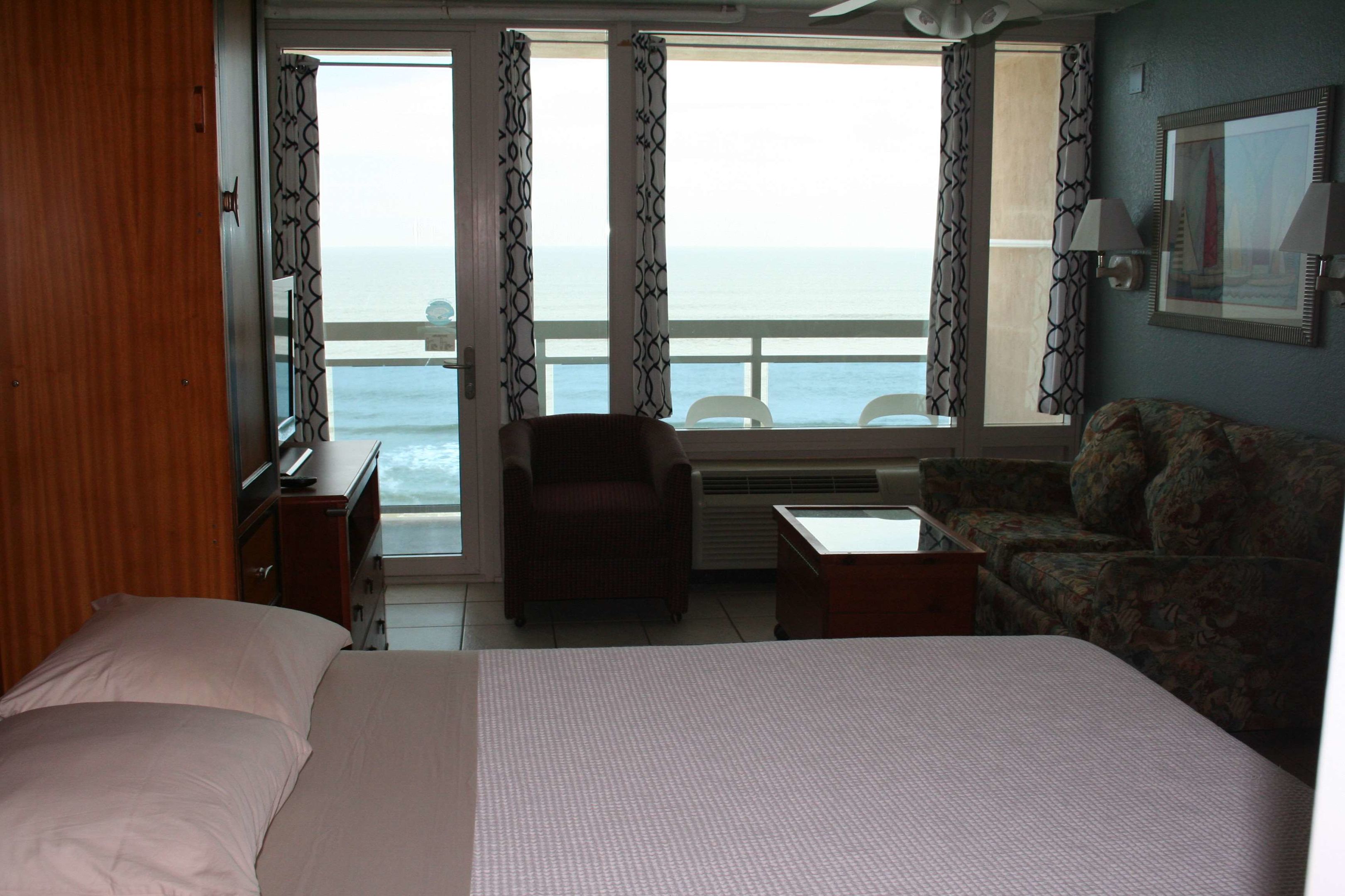 georgian inn beach club