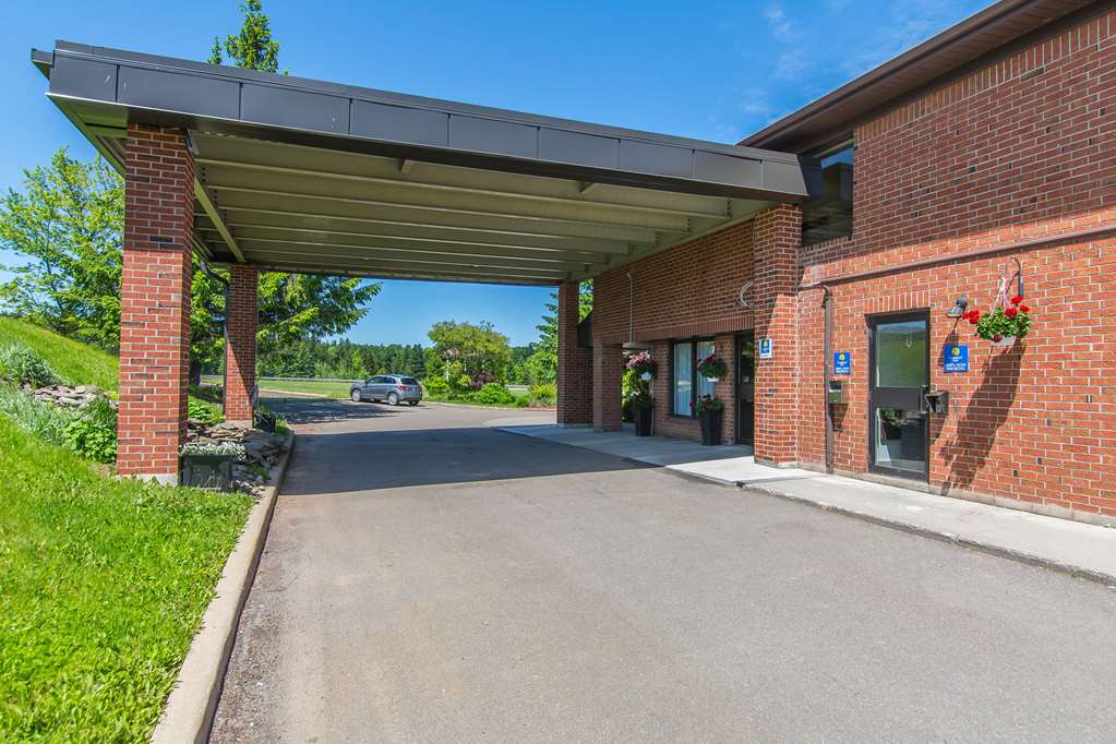 comfort inn magnetic hill