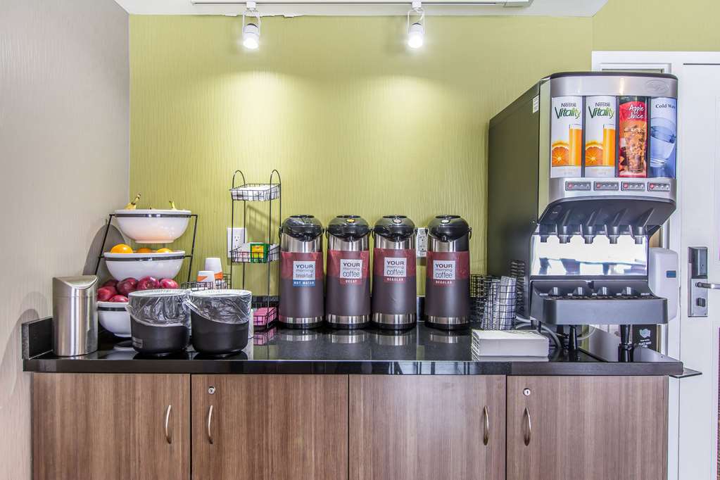 comfort inn magnetic hill