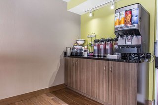 comfort inn magnetic hill