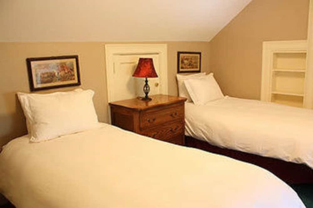 the historic redstone inn