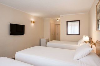 Alfa Suites,Tres Cruces>>Montevideo,3 star