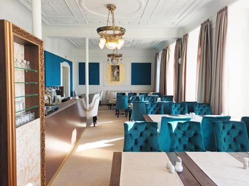 hotel maxim