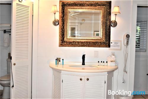 simonton court historic inn and cottages