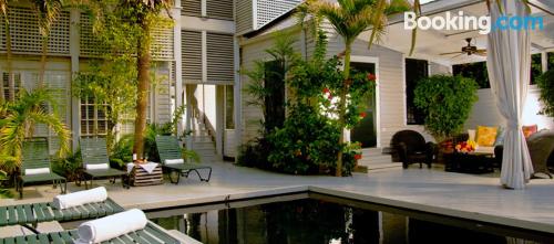 simonton court historic inn and cottages