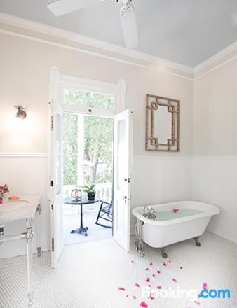 simonton court historic inn and cottages