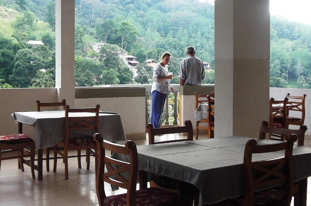 majestic tourist hotel